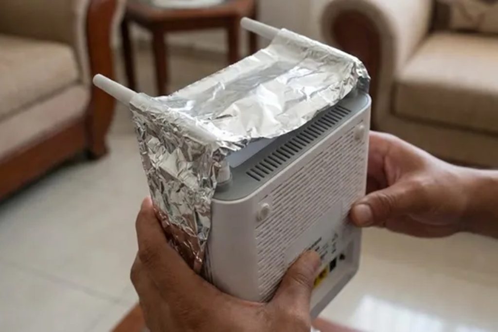Envolver o modem WiFi em papel alumínio para melhorar o sinal: mito ou engano?