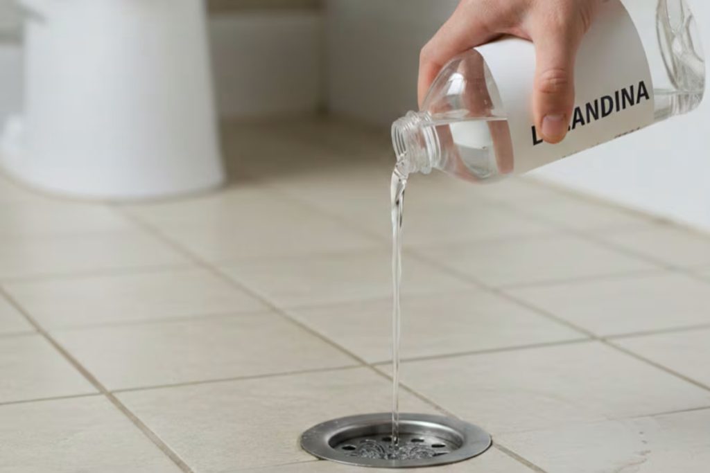 Jogar lixívia nas grades: por que é recomendado e quais são os benefícios