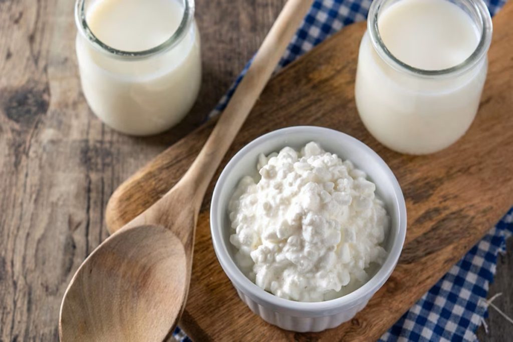 Quais são os benefícios de tomar kefir de leite em jejum?