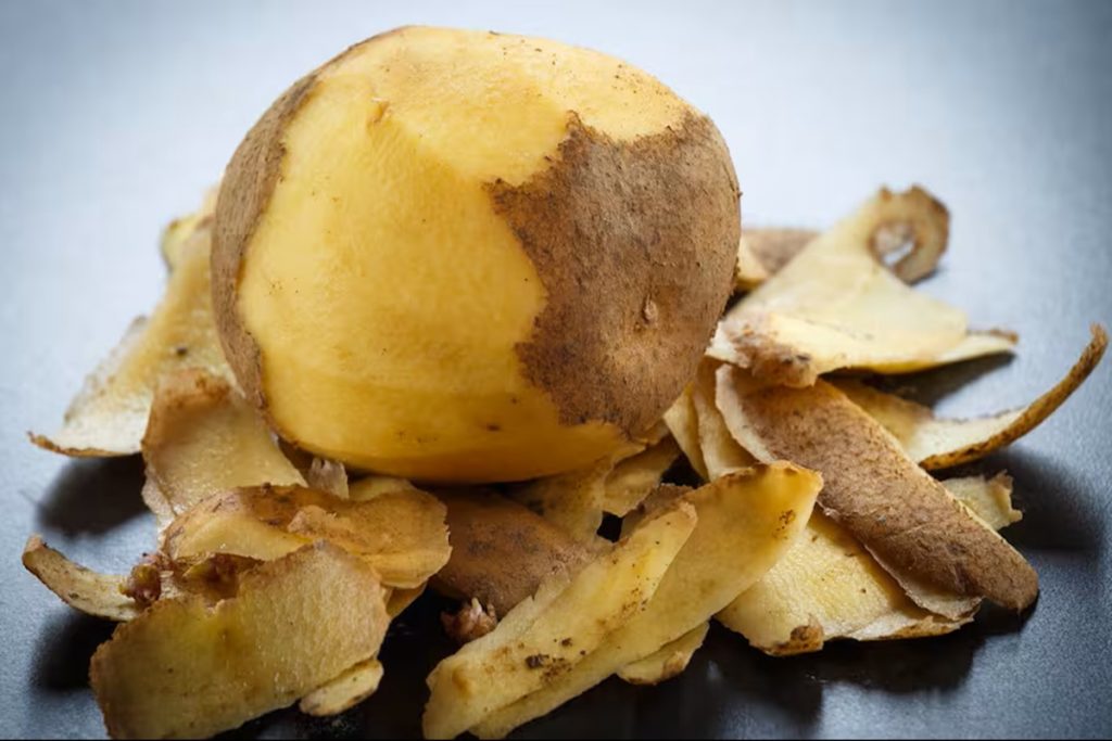 Liquidificar casca de batata com bicarbonato: por que recomendam fazê-lo e para que serve